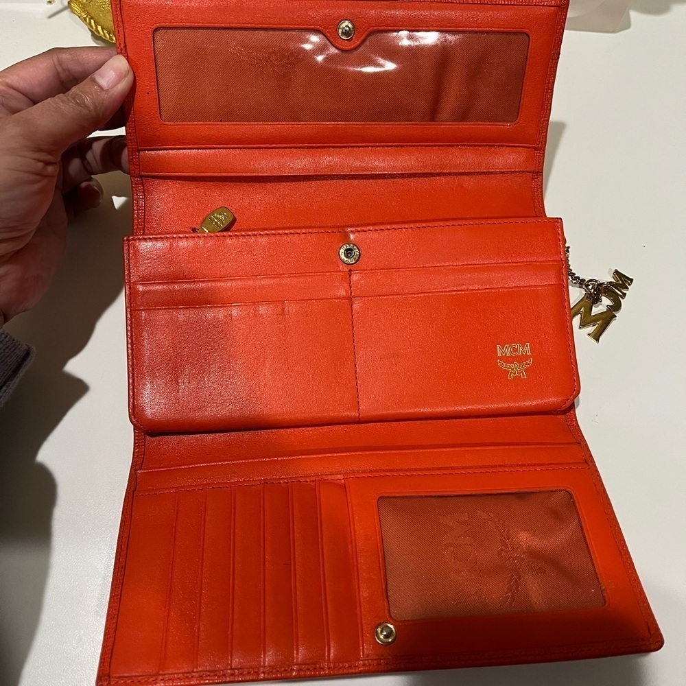 MCM LONG TRIFOLD WALLET - Picture 11 of 16